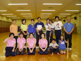 2004年定例コスモス会体育館写真